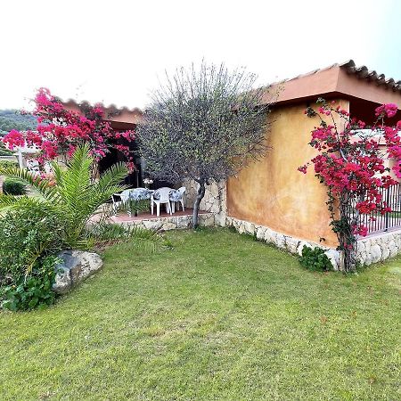 Vila Erika Castiadas Exteriér fotografie